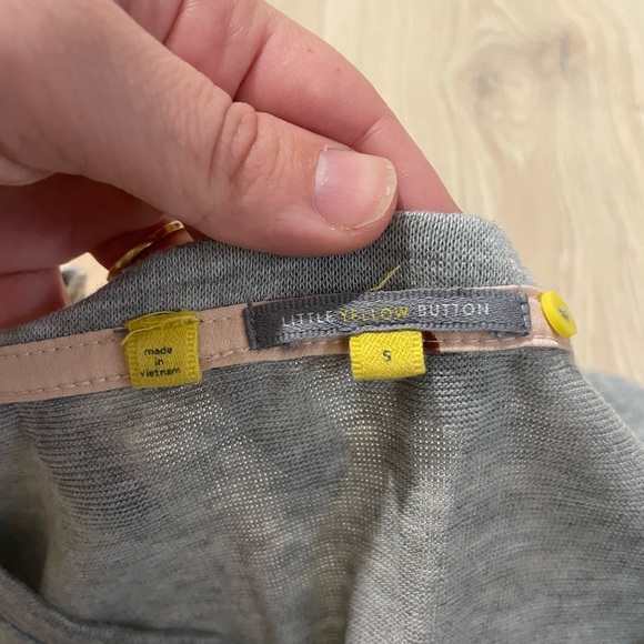 Little Yellow Button gray blouse with floral underlay - Picture 3 of 4